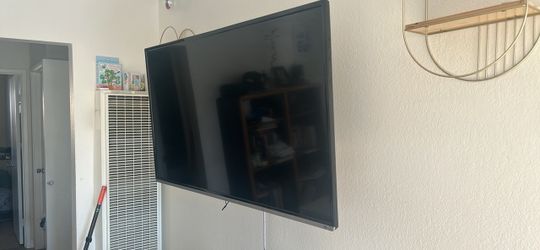 Toshiba 45” tv with tv mount
