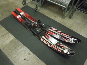Used HO Blast 67 Super V Bottom Sport Series Complete Waterskis