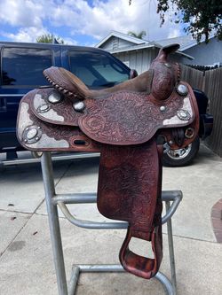 Western Saddle 15” Broken Horn