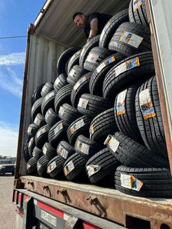 235 50 18 Set De Llantas 