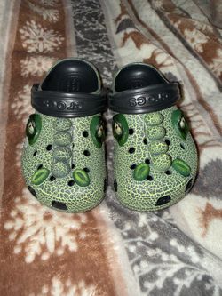 toddler dinosaur crocs