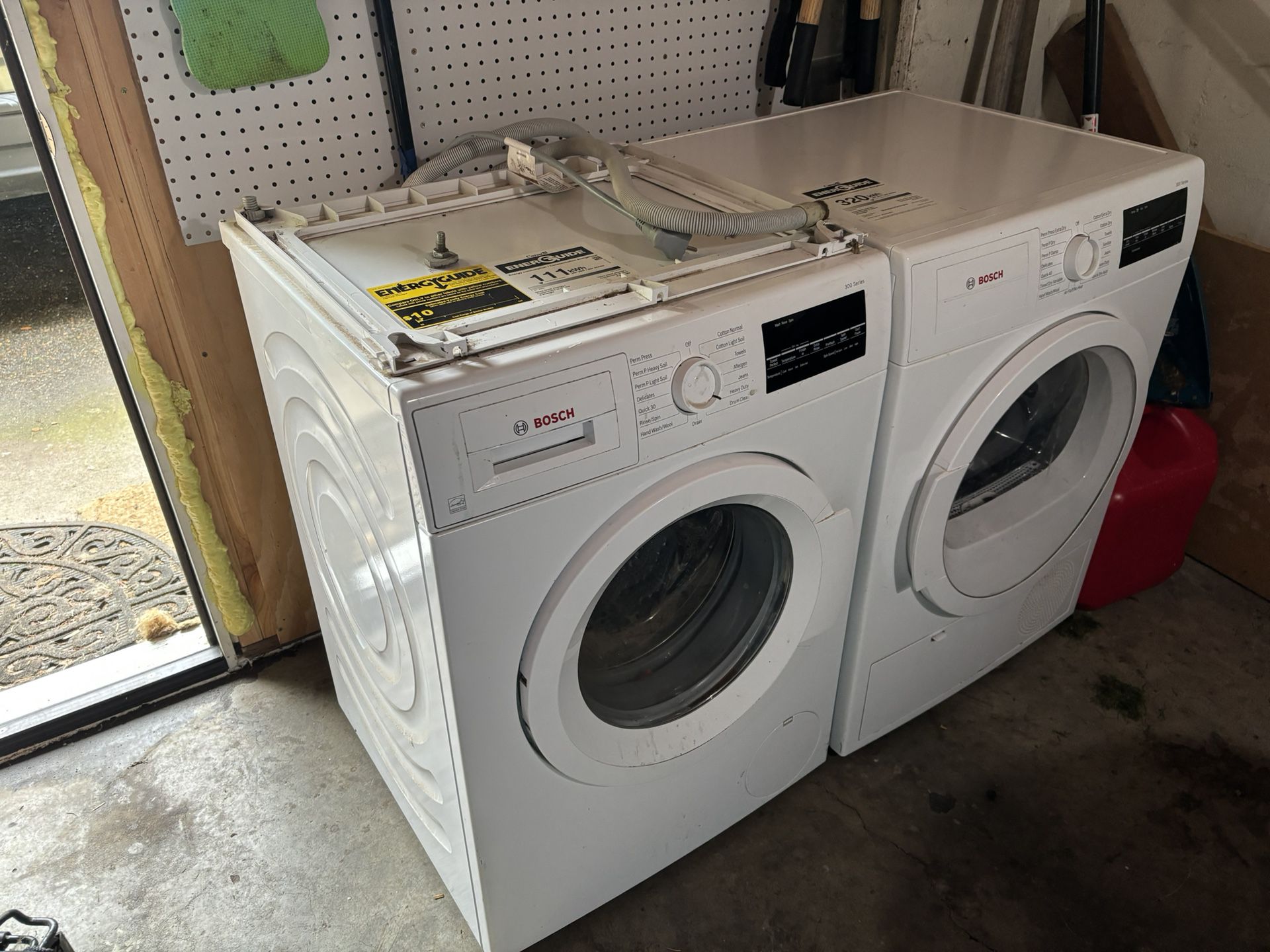 Bosch Washer Dryer Set 100 Series 24” Wide