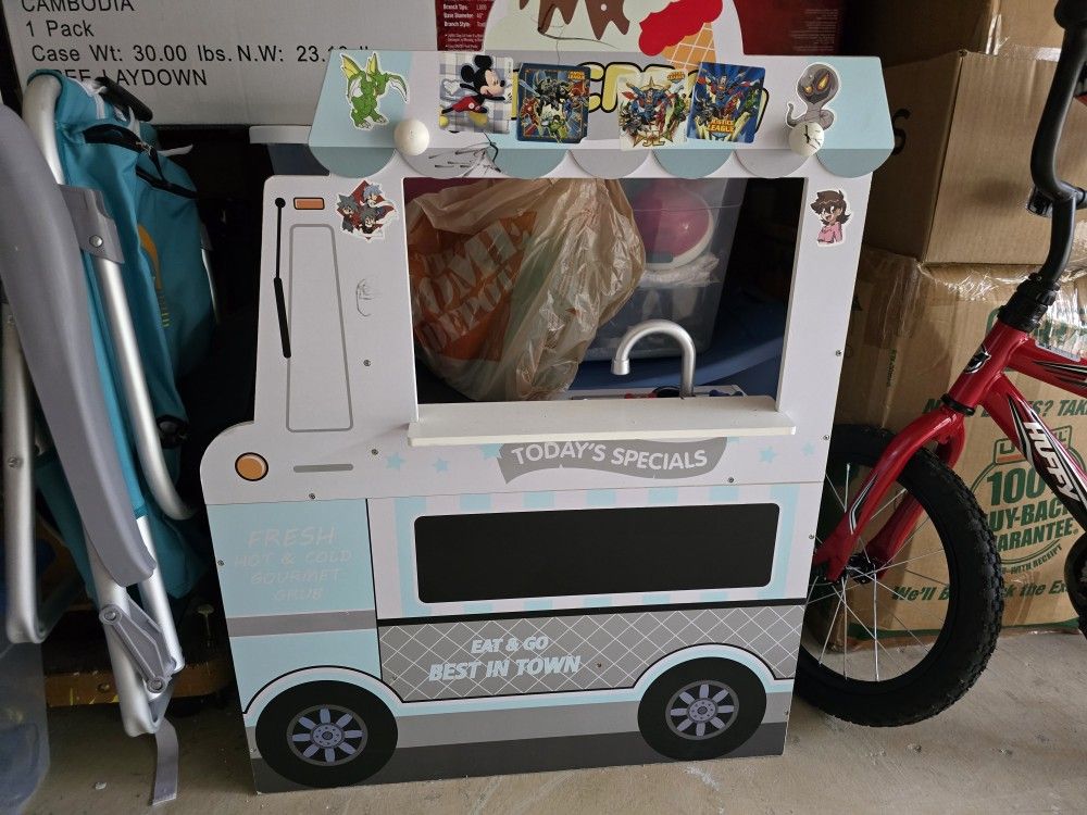 Ice Cream Parlor For Kids Play