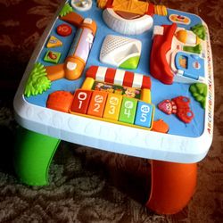 FISHER PRICE LAUGH AND LEARN TABLE