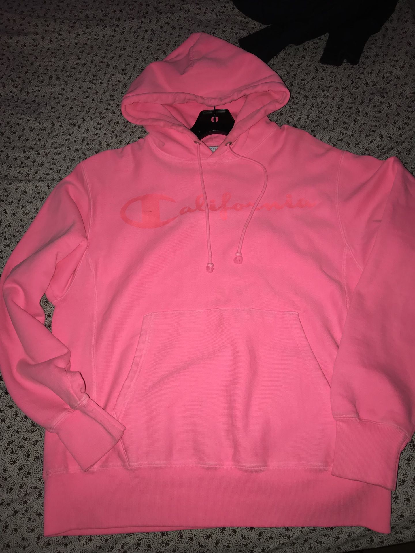 Champion California hoodie, pink. Great condition! Only worn like once. THROW ME OFFERS! Do not pay for it without making me offer. I’ll not ship it!