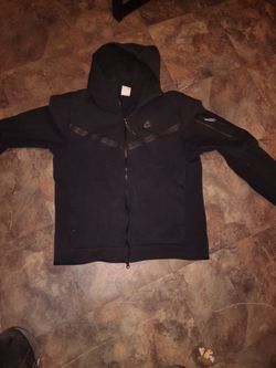 Nike tech size medium