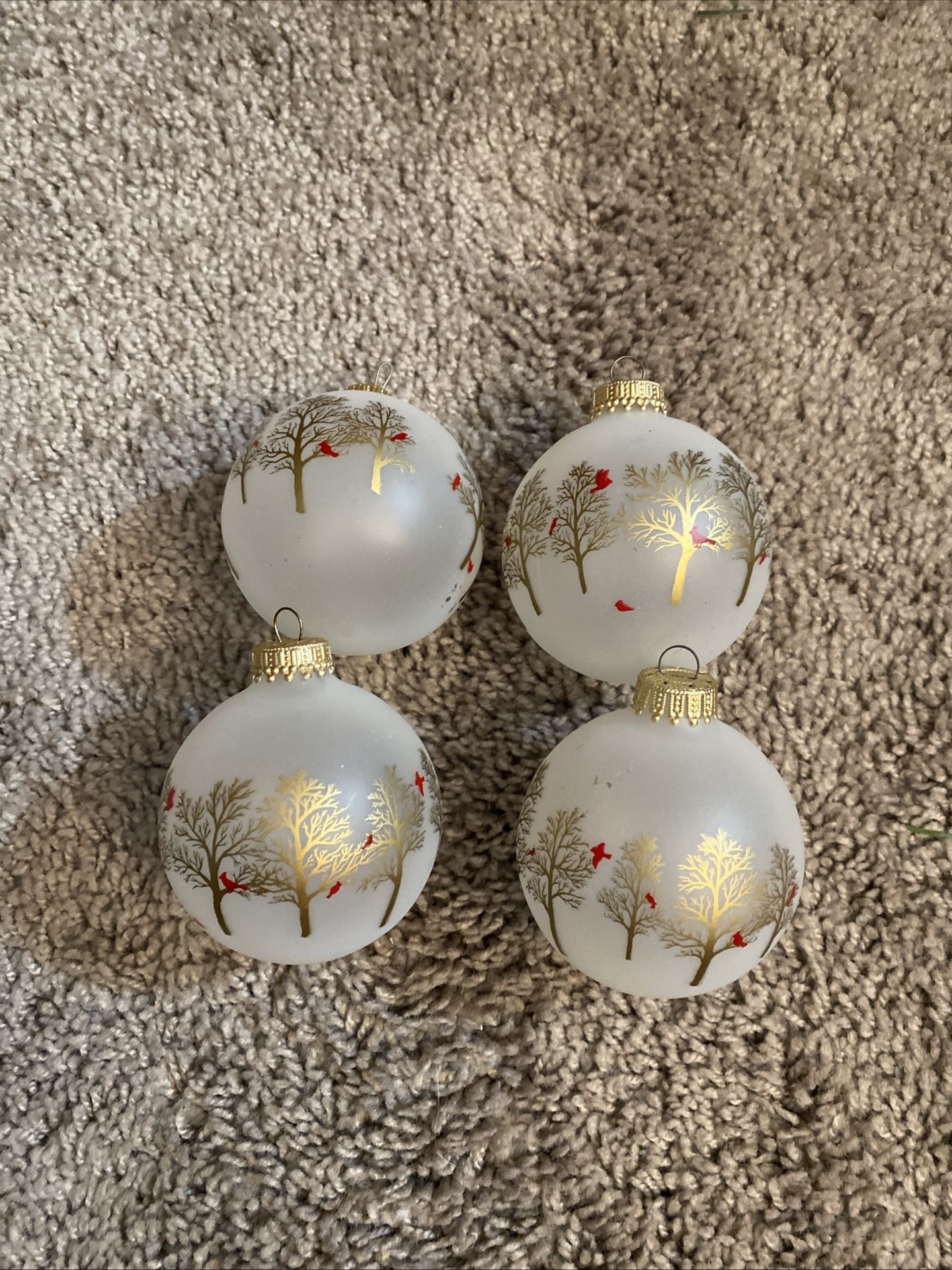 Vintage Eckwards Glass Set Of 4 Red Cardinal Birds Forrest Scene Christmas Ornaments