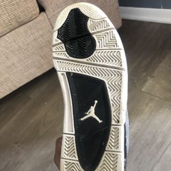 Retro Jordan’s No box Needs just a lil Wipe Down 200 Or Best Offer Or Trade  Only Wore 5 Times Size 10