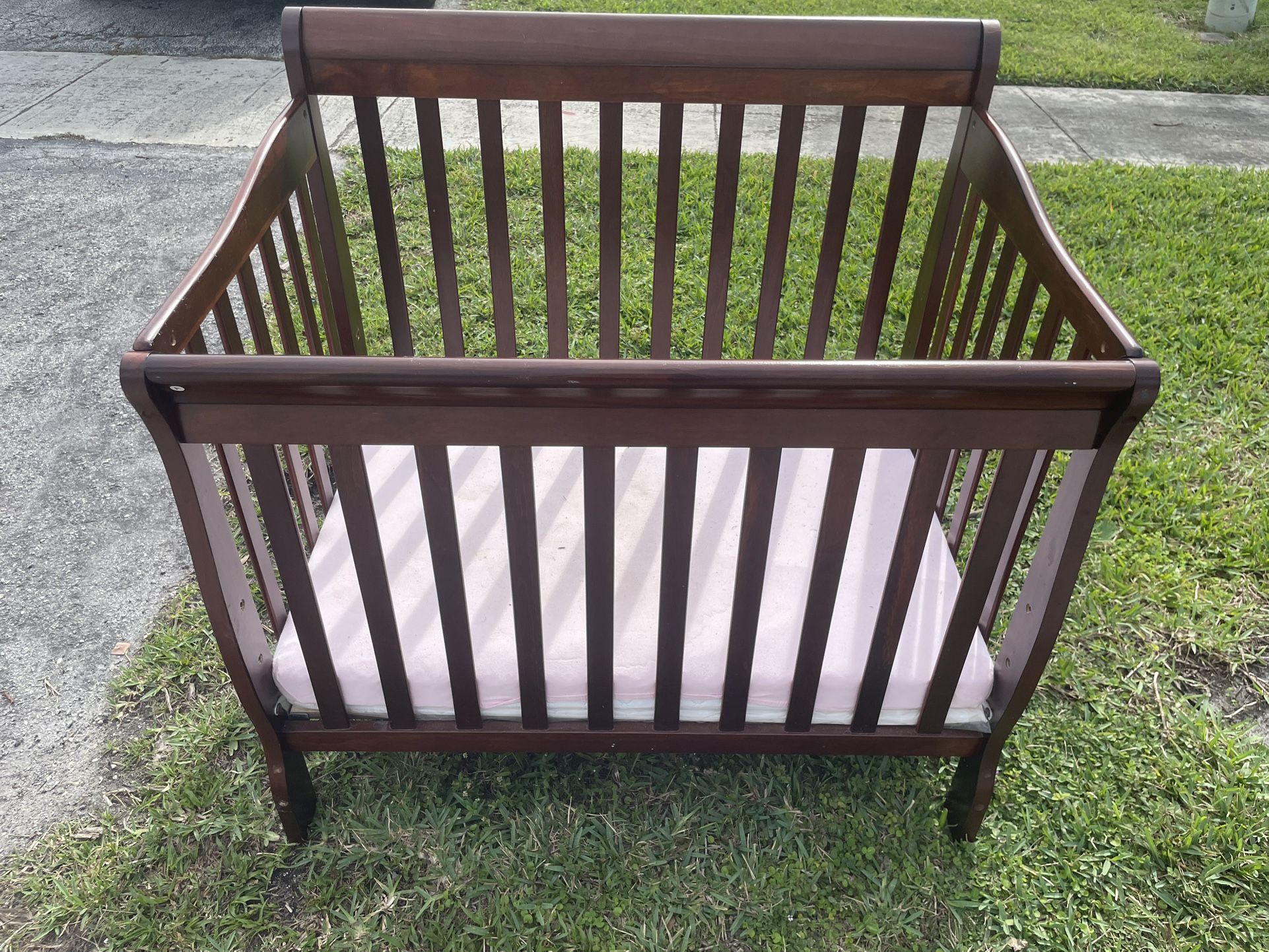 Baby crib