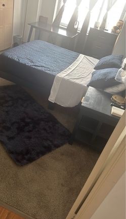 Queen size bed