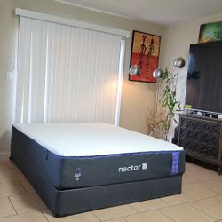 QUEEN SIZE NECTAR MATTRESS AND BOXSPRING FOR SALE! IN GREAT CONDITION, FREE DELIVERY 