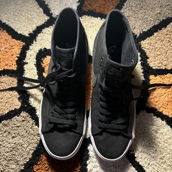 Nike SB Blazer Court Mid