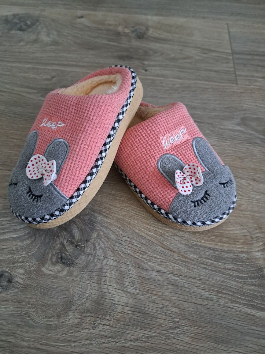Girls Sise 8T Slippers