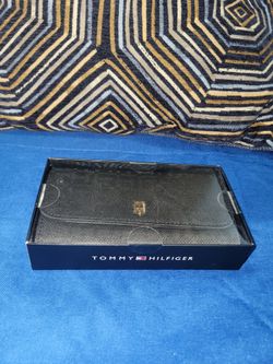 Tommy Hilfiger Black wallet