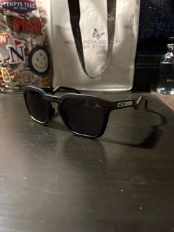 Oakley HSTN glasses