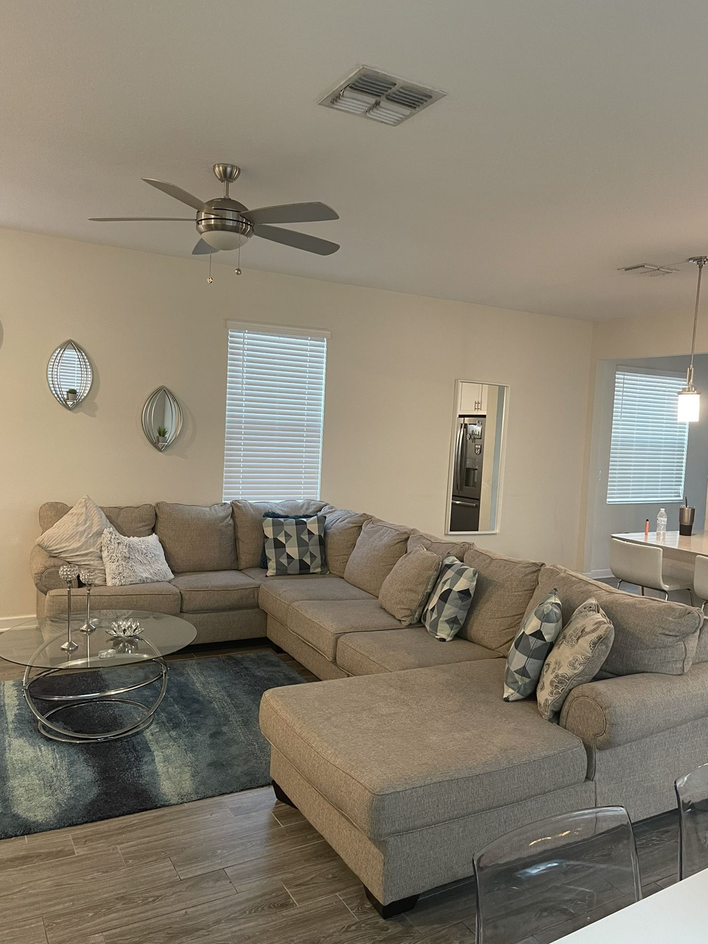 Full Living Room Set - Rooms To Go for Sale in Orlando, FL - OfferUp