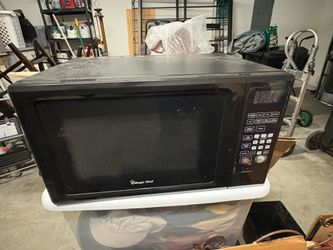 Magic Chef Countertop Microwave Oven