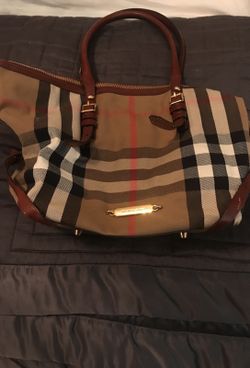 Burberry purse