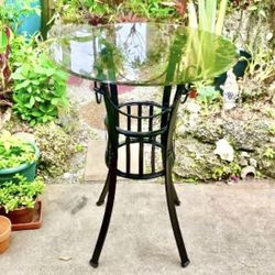 41.5” Bar Height Table: 33”W x 41.5”H