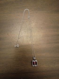 Chain  and box pendant with pearl in side