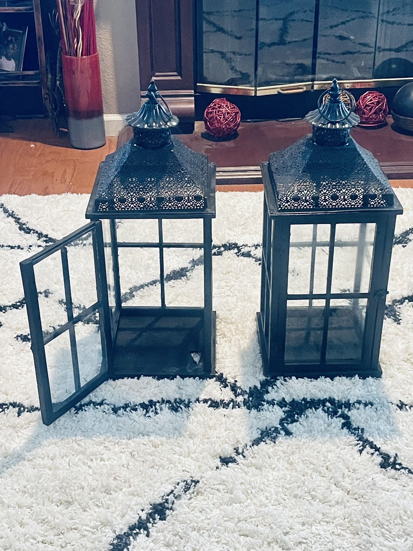 2 Tall Lanterns
