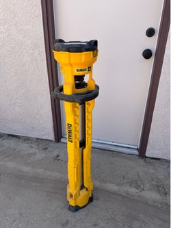 Led tripod light dewalt