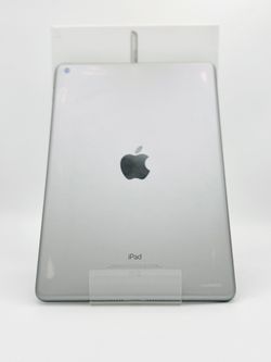 APPLE IPAD 5TH GEN 9.7 IN 32GB WI-FI SPACE GRAY WITH CASE USED