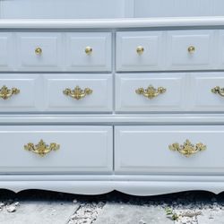 Solid Wood Dresser With 6 Drawers