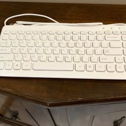 White USB Keyboard