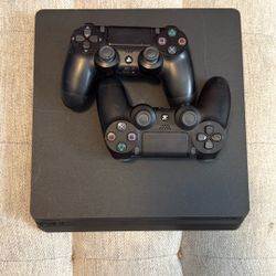 PS4 (1TB)