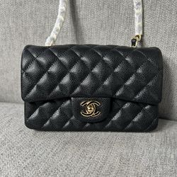 CHANEL Classic Flap Bag – Crossbody Bag