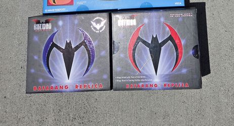 NECA pair of 2 Batman Batarangs, NEW!
