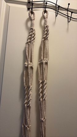 Macrame plant holder