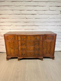 Antique Vintage Finch Fine Furniture Buffet