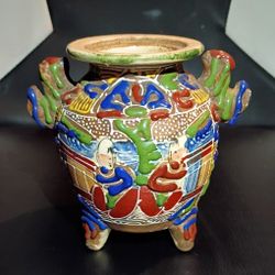 Vintage Japanese Satsuma Moriage Footed Vase – Hand-Painted Foo Dog