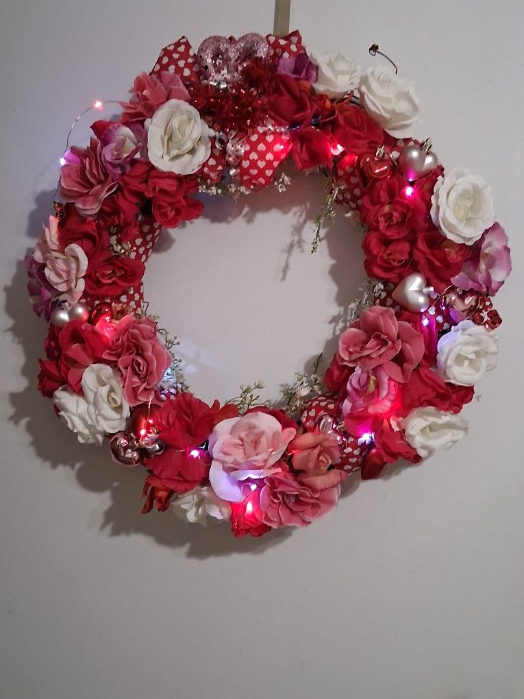 Lite Up Valentines Day Wreath