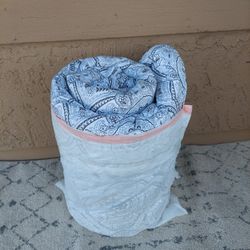 Queen Size Bed Comforter,  White/Grey, Warm, Lightweight,  NEW