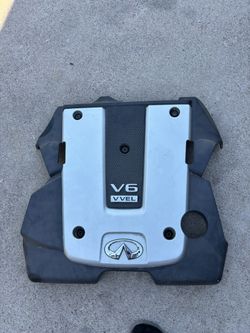 Q50 3.7 Engine Cover 