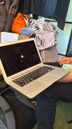 Apple MacBook Air Laptop