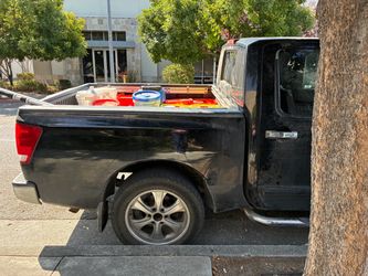 Hardcover for a Nissan Titan