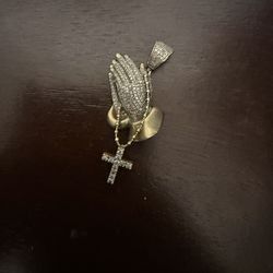 14k Praying Hands With Vvs Dimonds