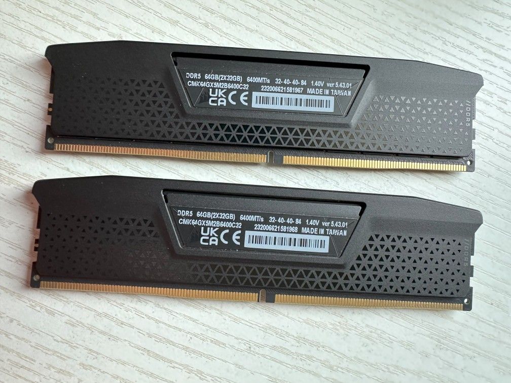 CORSAIR VENGEANCE DDR5 RAM 64GB (2x32GB) 6400MHz