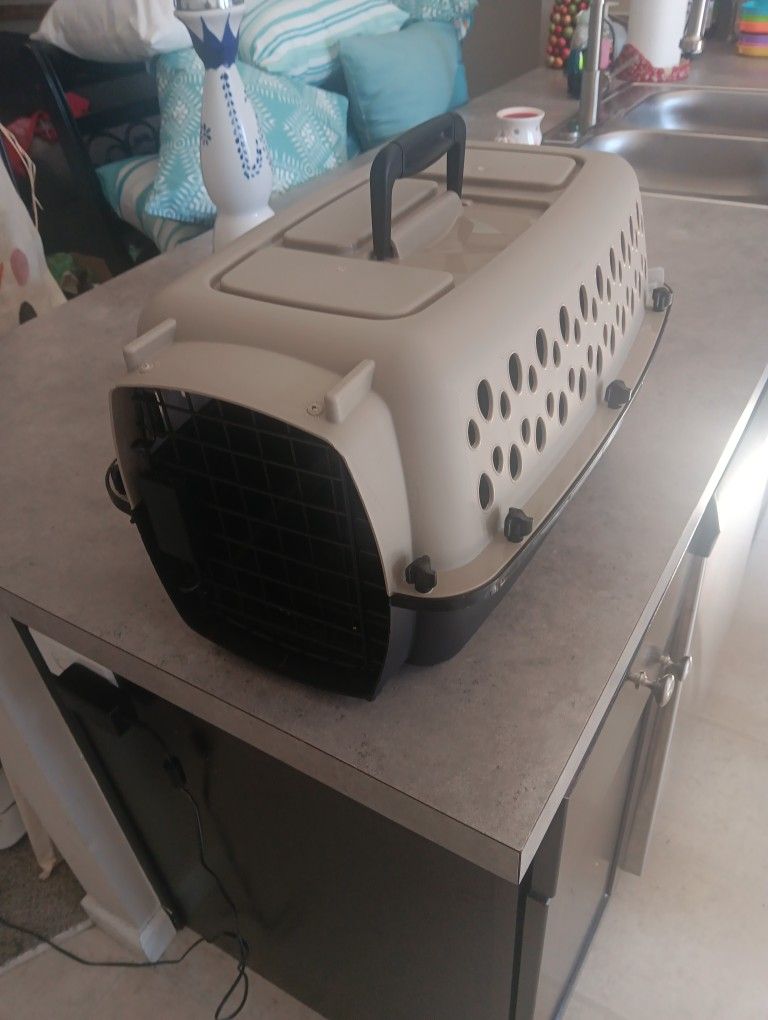 2 Cat Or Dog Carriers