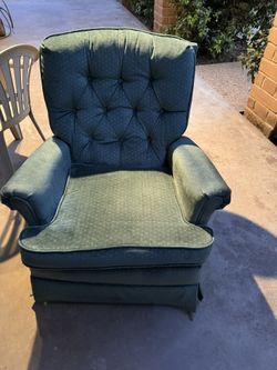 Recliner From Pet Free Smoke-Free Home