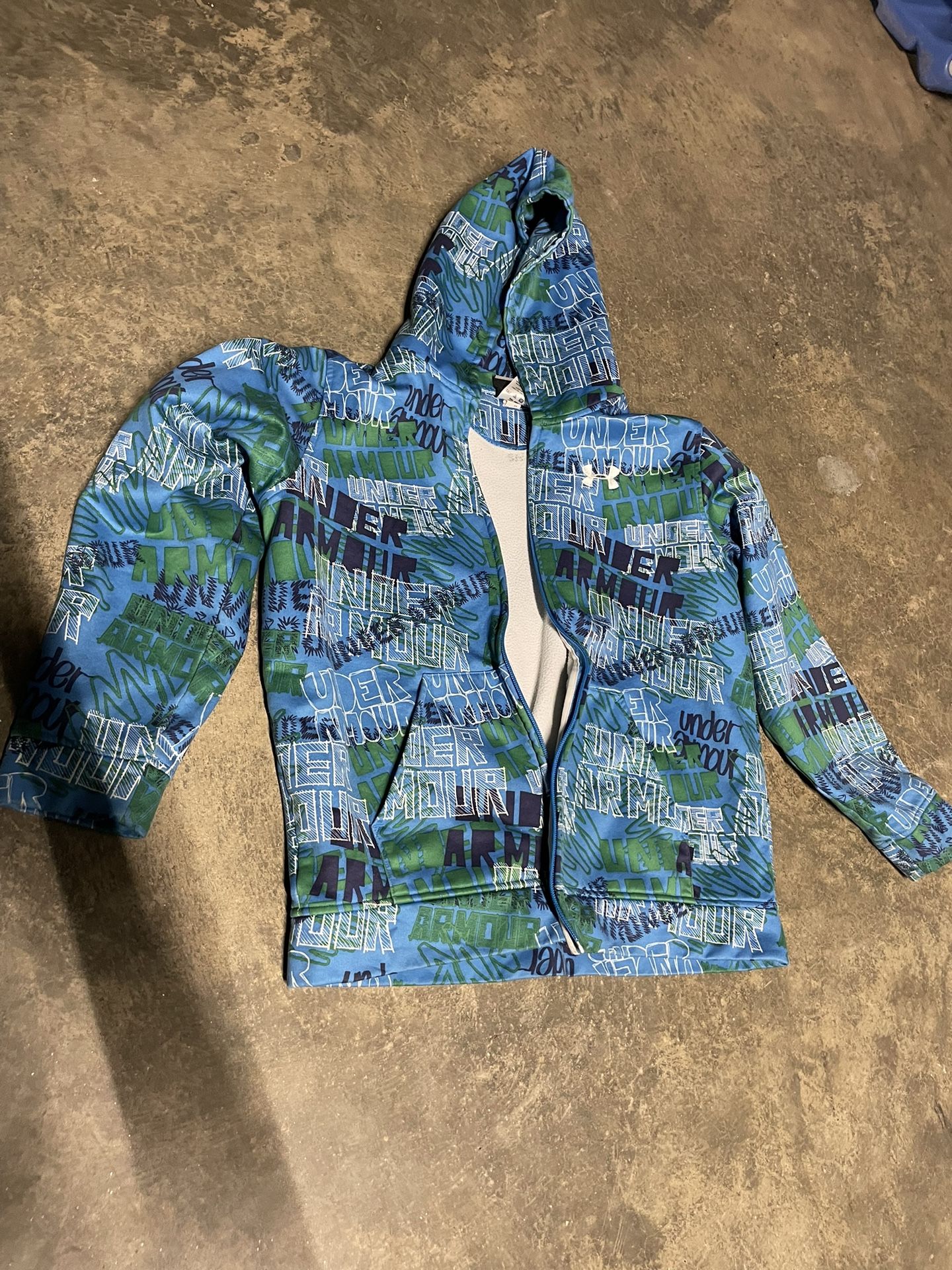 Boys under armor size medium