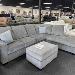 Altari Sectional. 🚚WE DELIVER🚚