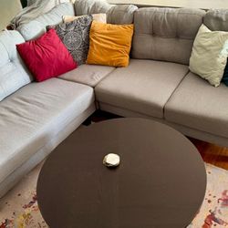 Spacious Modern Sectional Sofa 4-6 people