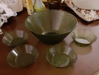 Vintage Anchor Hocking Soreno Avocado Green Glass Bowl Set