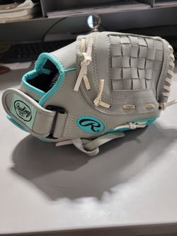 Rawlings 11 Inch Youth Girls Softball Glove Leather WPL11GM Right Hand Thrower 