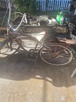 Schwinn Claremont Cruiser Bike